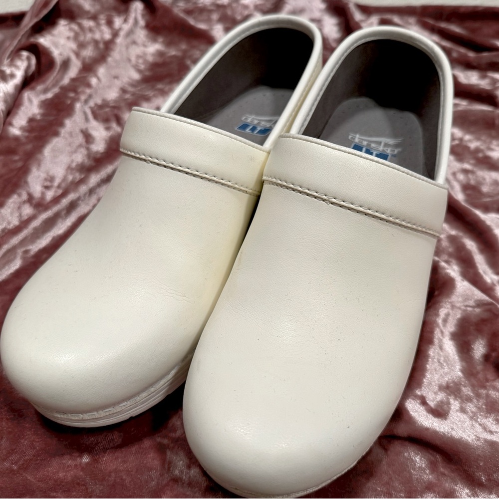 Dansko LT Pro Clogs - Bright White - Size 39 - US 7.5/8